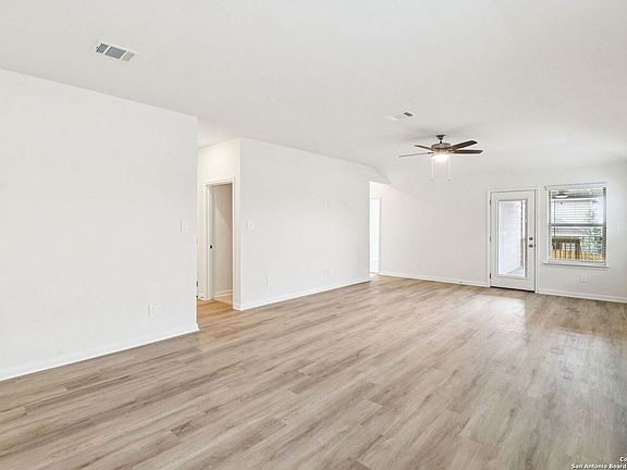 3rd image of 9634 Grand Via Blvd