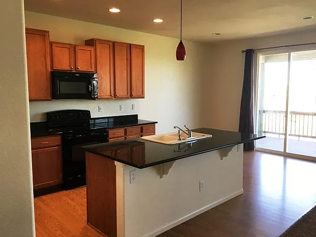 13400 Spruce St — Photo 2