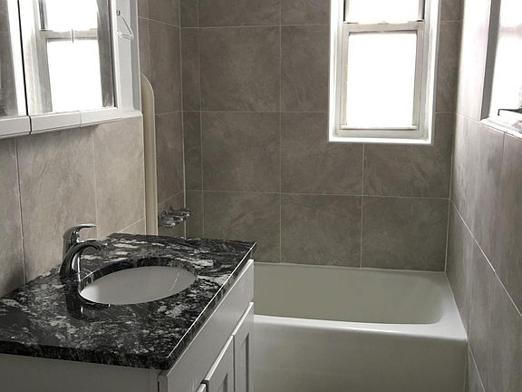 4th image of 14430 Roosevelt Ave APT 406