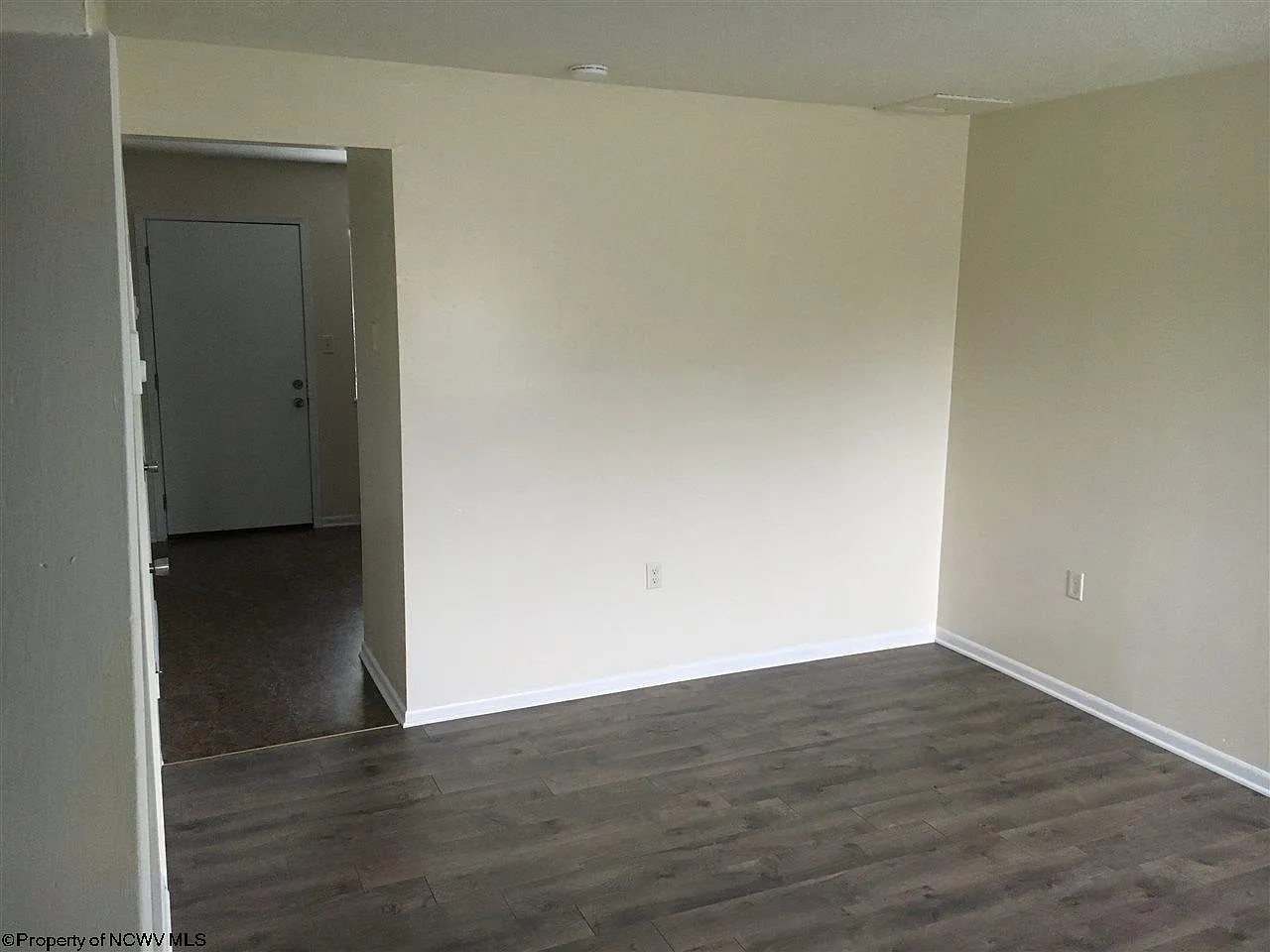2 bed, 1.0 bath, $725 — Photo 4