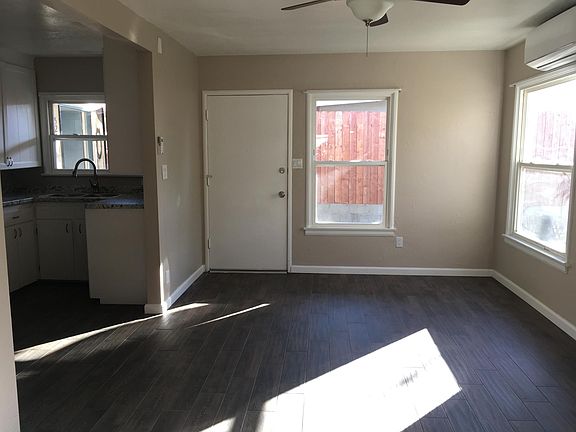 3rd image of 527 N Citrus Ave