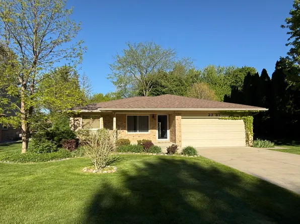 2387 Sanders Pl, Bloomfield Hills, MI 48302