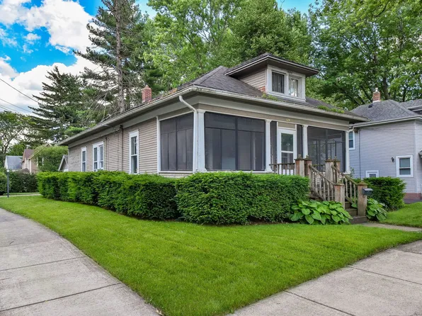 228 Delia St, Batavia, IL 60510