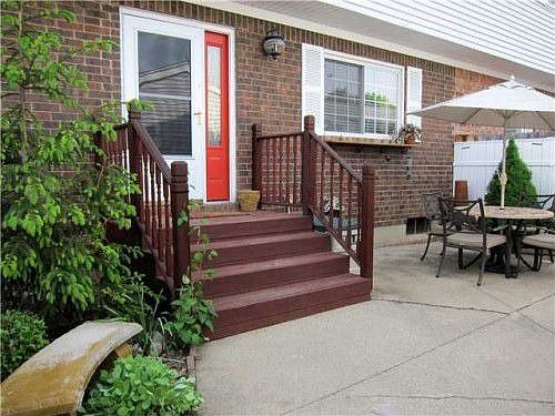 Cute front patio