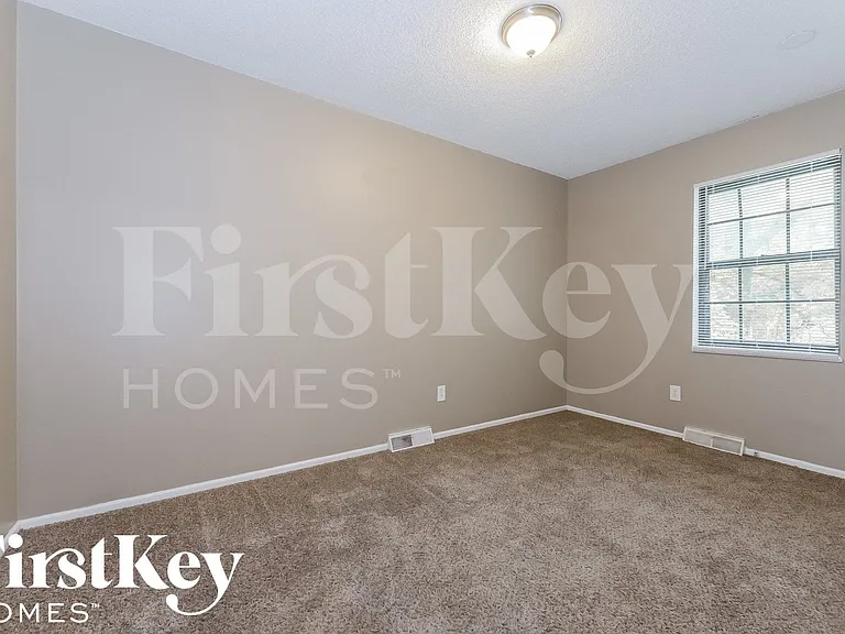 2318 NW Chatham Pl — Photo 13