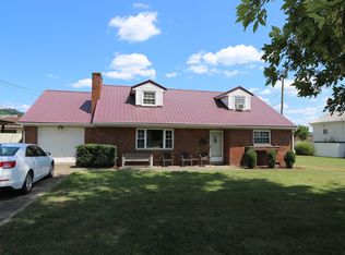 1421 Glenwood St, Milton, WV 25541