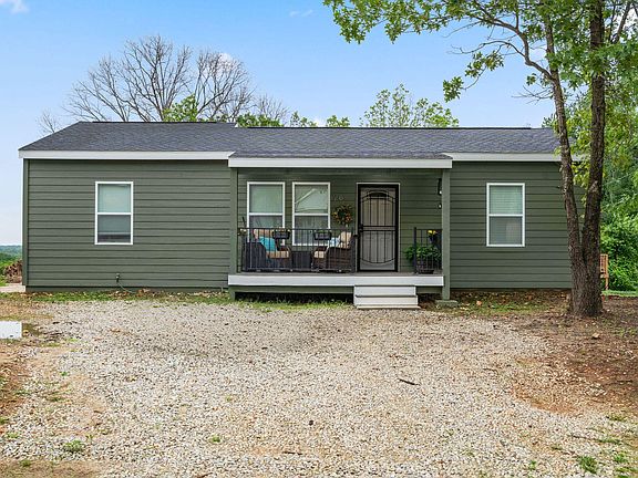 2nd image of 128 Thundering Pines Lane