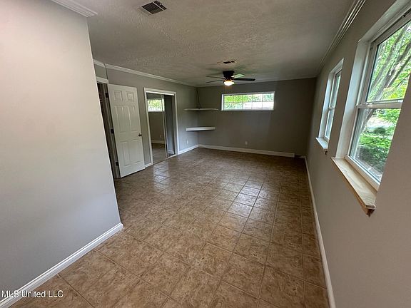 5th image of 365 Gatewood Dr