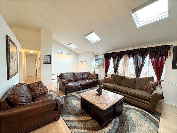 5th image of 923 Zimmerman St