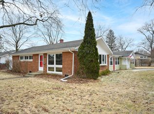 402 S Beverly St, Wheaton, IL 60187