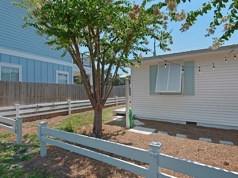 82 Cobia St — Photo 33