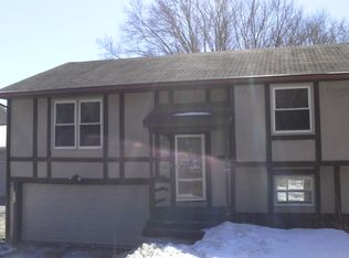 8419 Garrison Rd, Wonder Lake, IL 60097