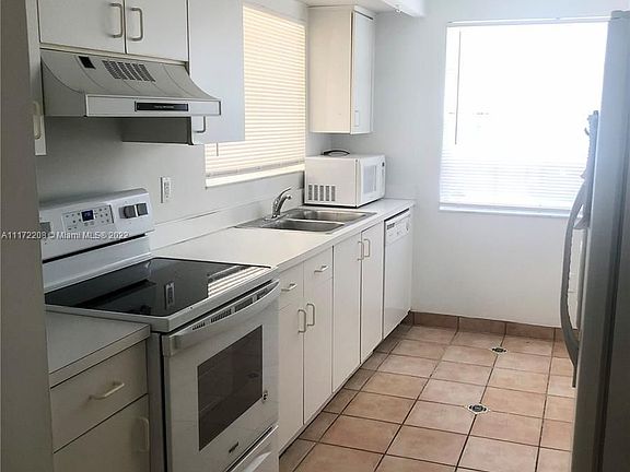 4th image of 2201 SE 27th Dr #101-A