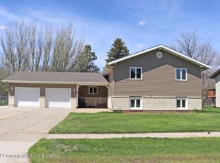 1302 S 3rd St, Bismarck, ND 58504