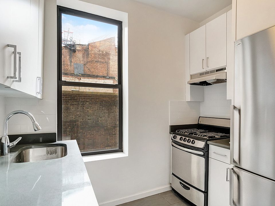 2nd image of 166 W 72nd St #D3d