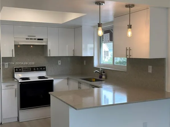 11163 NW 7th St, Miami, FL