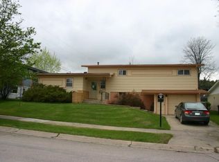 115 Pinedale Dr, Rapid City, SD 57702