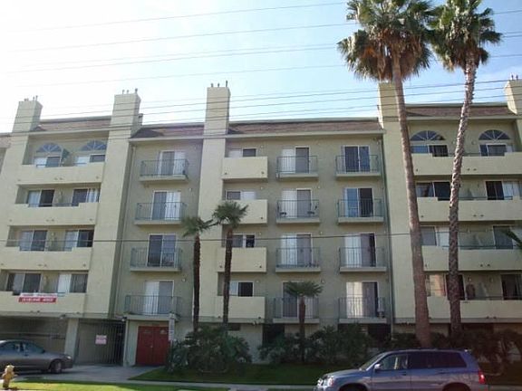 2nd image of 11936 Magnolia Blvd