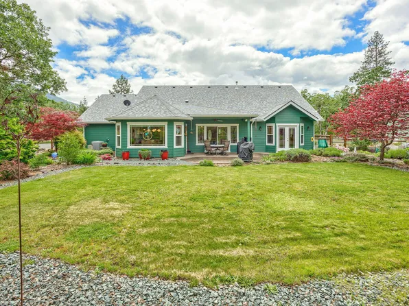 592 Kaneeta Ln, Grants Pass, OR 97526
