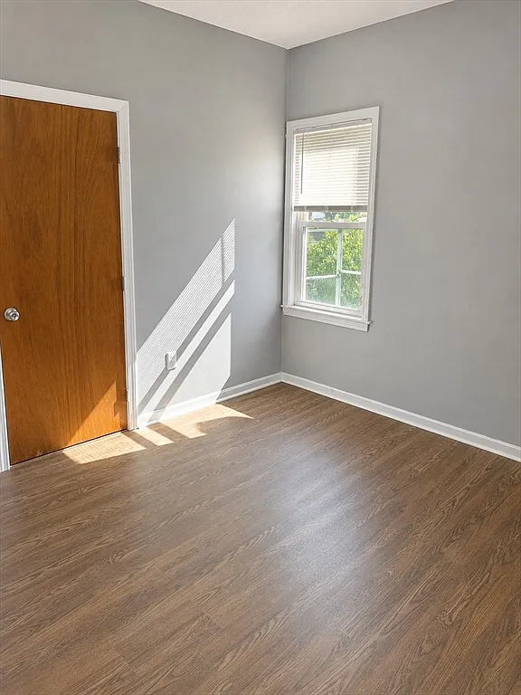 3 bed, 1.0 bath, 956 sqft, $1,800 — Photo 4