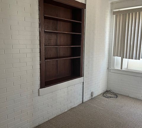 2nd image of 104 Liberty St #4