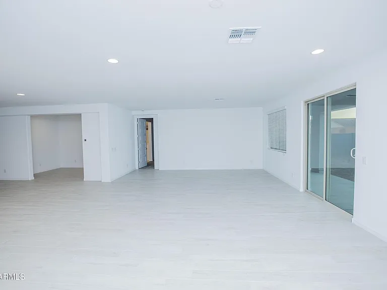 3512 N 103rd Dr — Photo 21