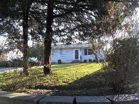 1st image of 19 Westbury Dr