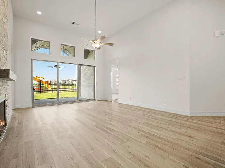 929 Wormwood Dr — Photo 9