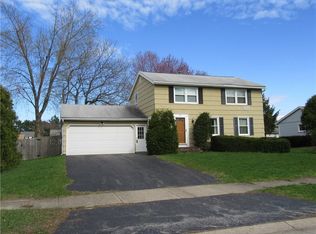 44 Sandhurst Dr, Rochester, NY 14617