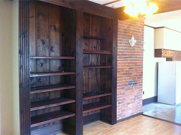3rd image of 1570 Magazine St Unit C