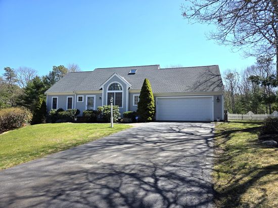 31 Falling Leaf Lane, Osterville, MA 02655