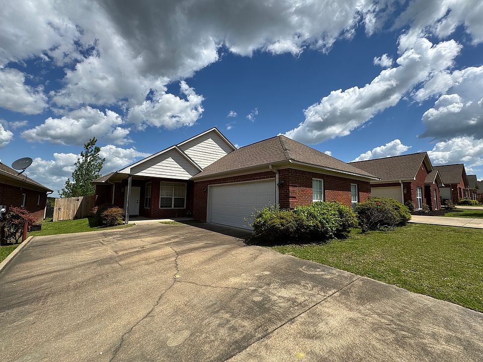 1st image of 824 Muirfield Dr