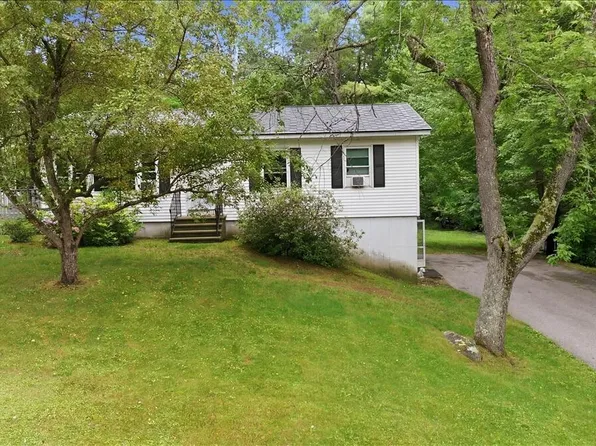 7 Boulder Avenue, Paris, ME 04281