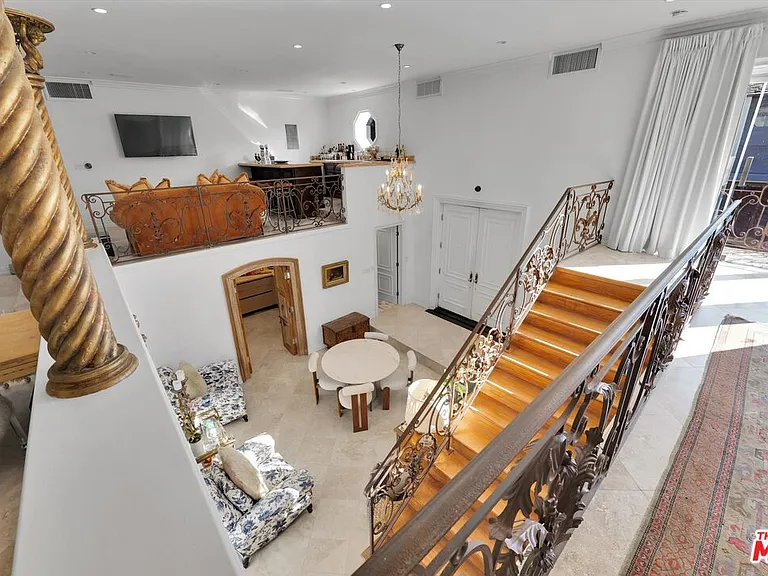 1300 Summitridge Dr — Photo 37