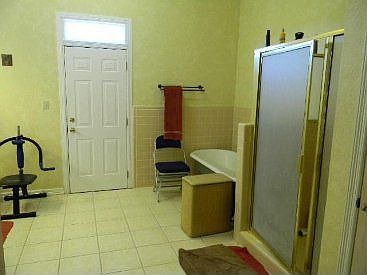 5th image of 401 Family Cir