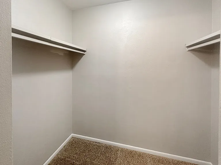 Lakewood Apartments — Photo 31