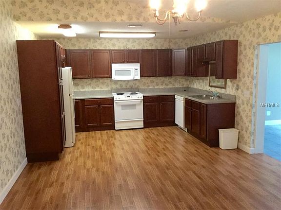 2nd image of 607 E Tall Pine Ter