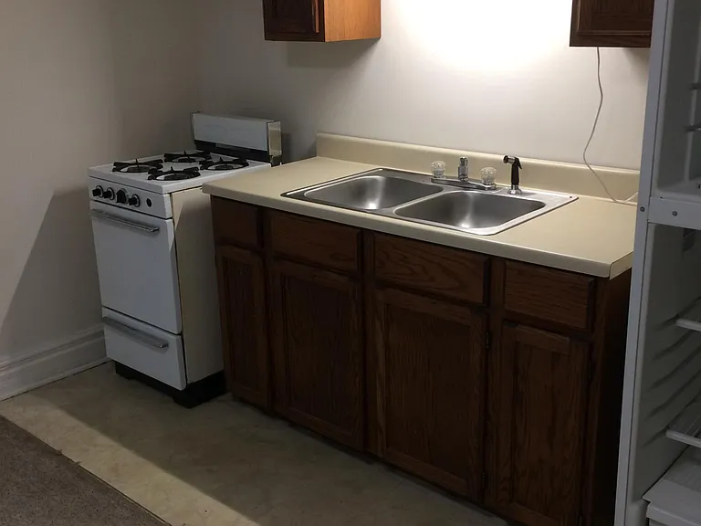 1531 SW College Ave #3 — Photo 3