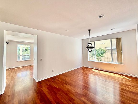 5th image of 4475 Longshore Way