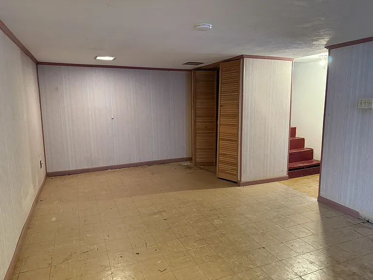 3900 S Main St — Photo 16