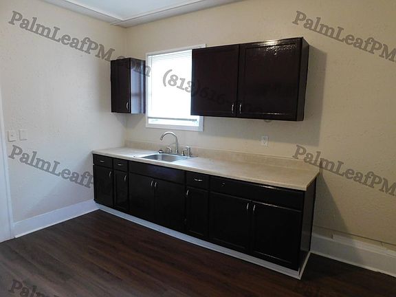 4th image of 123 E 16th St