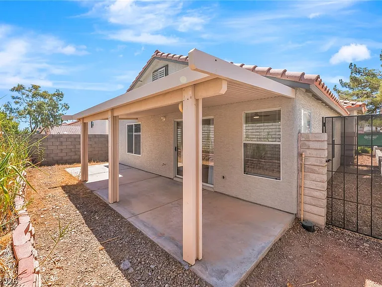 8632 Majestic Pine Ave — Photo 15