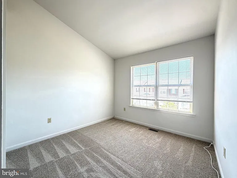 188 Pinecove Ave — Photo 10