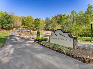 821 Scharlin Dr, Pickens, SC 29671