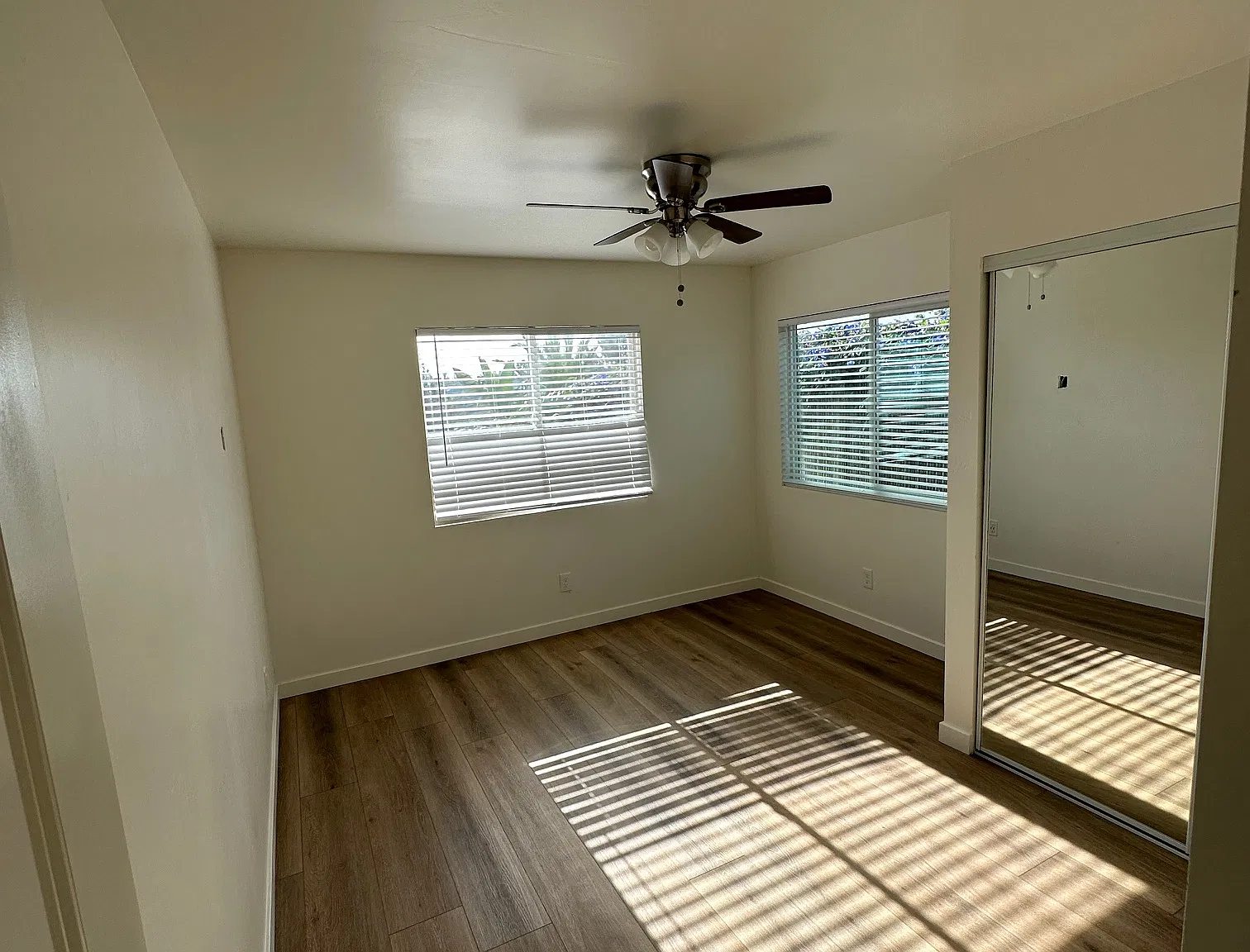 4 bed, 1200 sqft, $5,600 — Photo 3