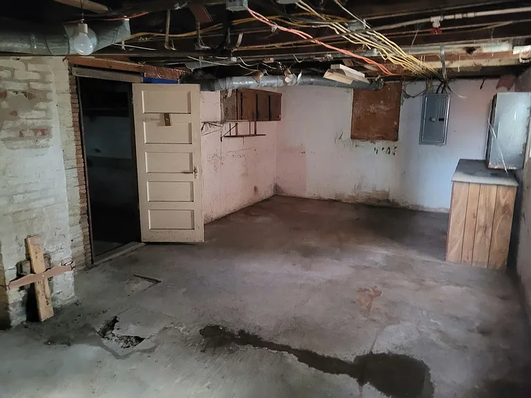 203 W Lindell St — Photo 10