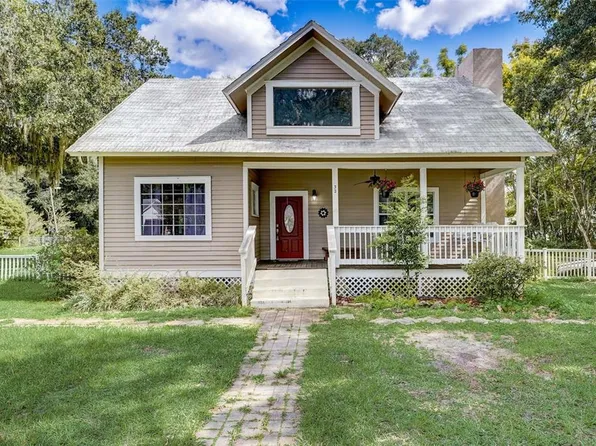 32 N Orange Ave, Umatilla, FL 32784