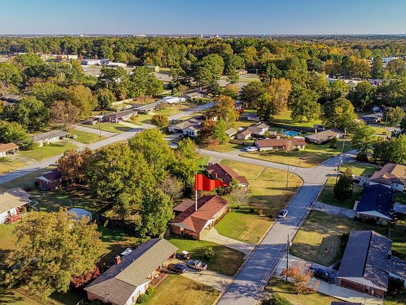 5th image of 3407 Royal Oak Cir