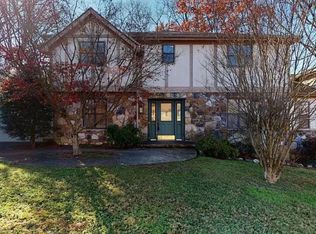 6520 Lake Shadows Cir, Hixson, TN 37343