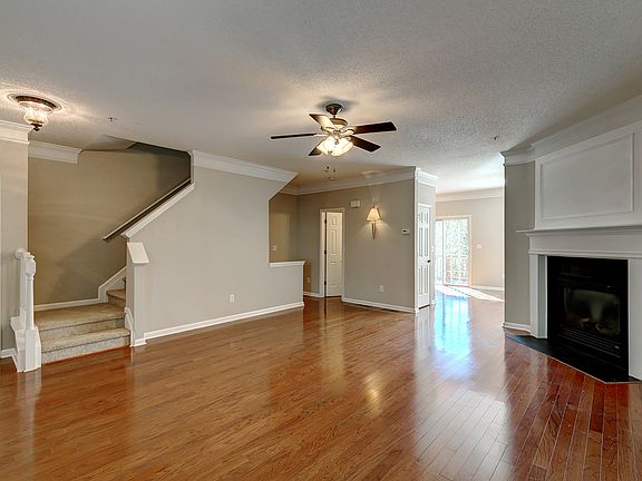 5th image of 1208 Charlston Ct